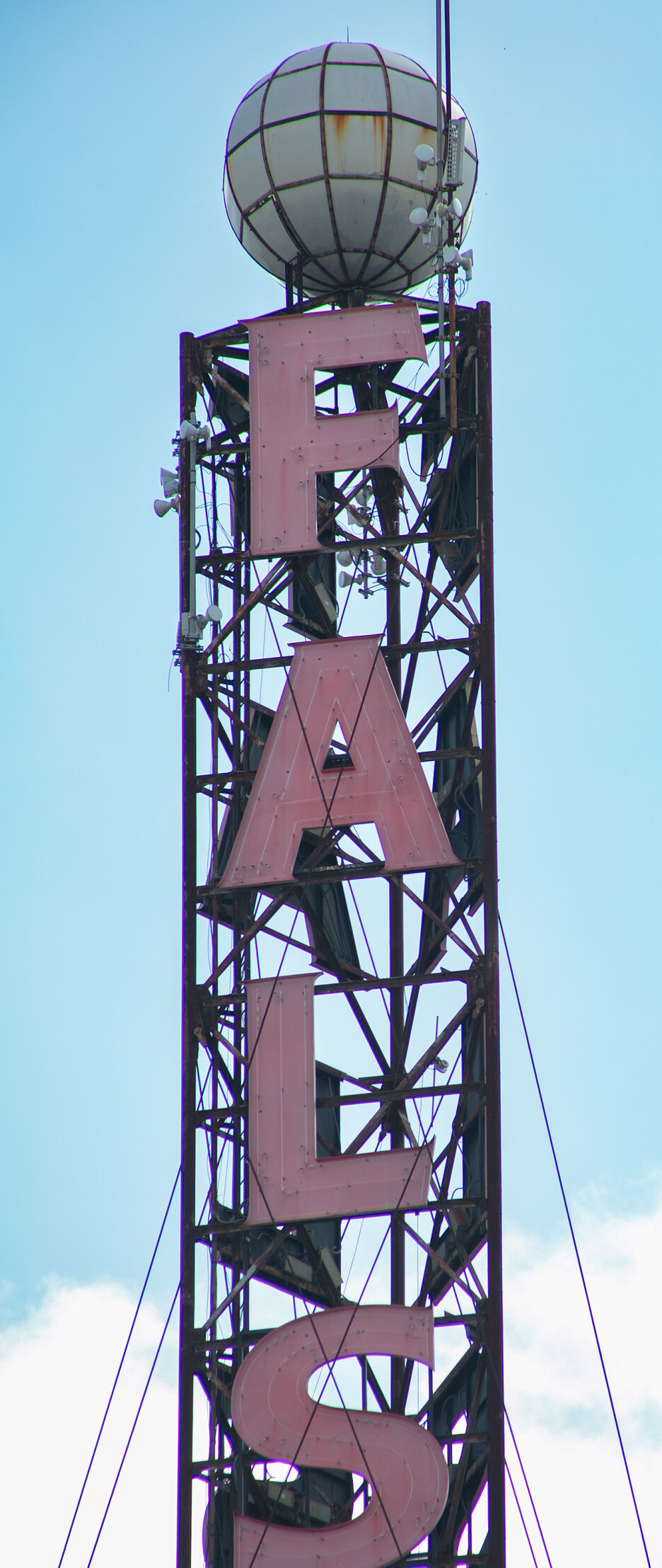 NO.falstafftower.adv1